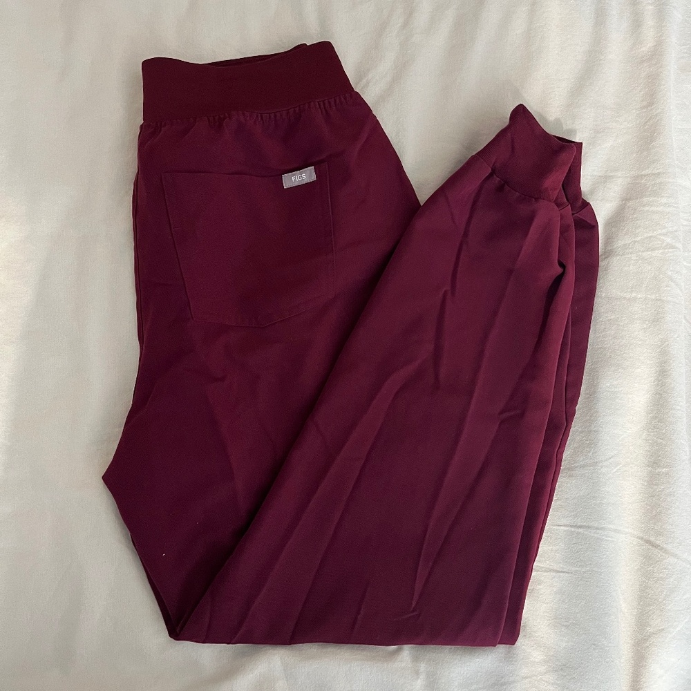 FIGS Zamora Jogger Scrub Pants in Burgundy